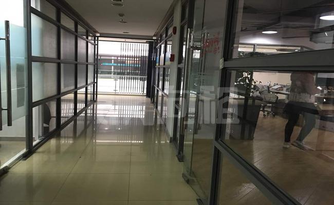 漕河泾国际孵化中心 395m²办公室 3元/m²/天 精品装修