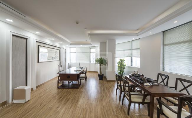 中港汇写字楼 142m²办公室 5.49元/m²/天 精品装修