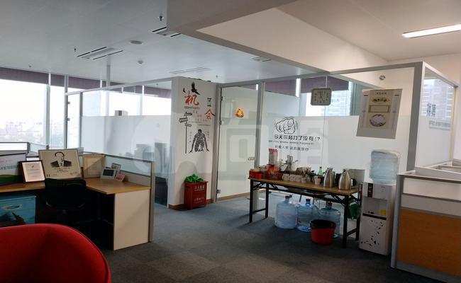 慧峰商务大厦 82m²办公室 2.5元/m²/天 简单装修