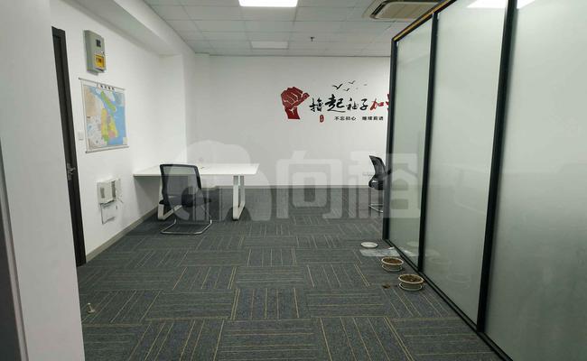 尚街LOFT五维空间创意园 150m²办公室 2.3元/m²/天 精品装修