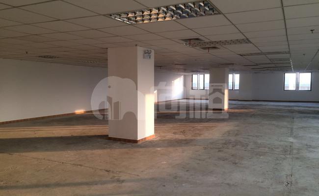 百安居浦东商务大厦 2547m²办公室 4.6元/m²/天 简单装修