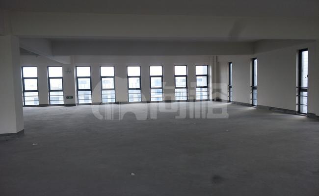吴淞科技园 400m²办公室 1.1元/m²/天 简单装修