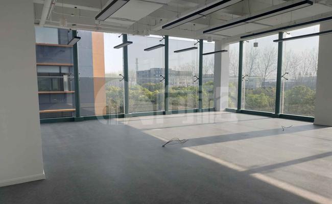 张江路69号 329m²办公室 3.4元/m²/天 简单装修