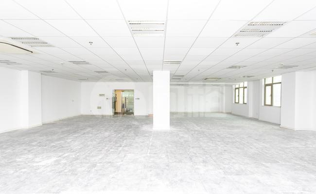 宝虹中心 242m²办公室 3.2元/m²/天 中等装修