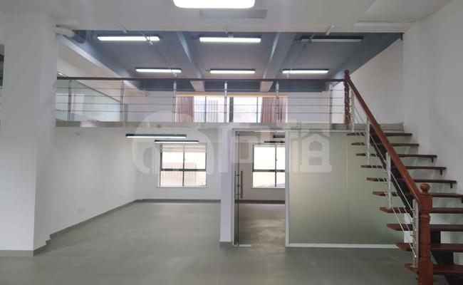 SDL国际青年创业社区 220m²办公室 2.7元/m²/天 中等装修