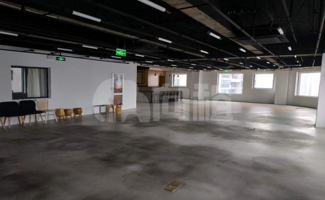 徐汇base写字楼 699m²办公室 6.93元/m²/天 简单装修