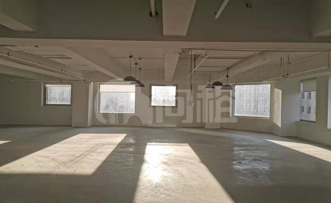 徐汇base写字楼 557m²办公室 6.48元/m²/天 简单装修