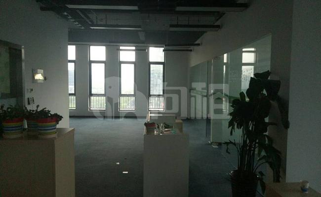 新城CBD财富广场 119m²办公室 2.1元/m²/天 中等装修