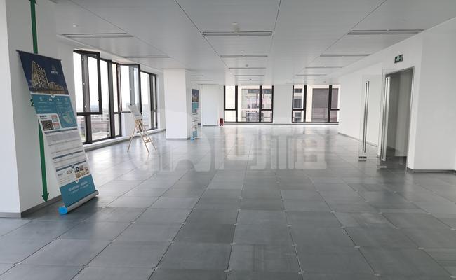 百佳通 707m²办公室 4.6元/m²/天 简单装修