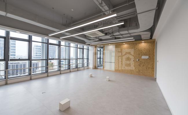 上海浦东软件园三林园 80m²办公室 3.4元/m²/天 精品装修