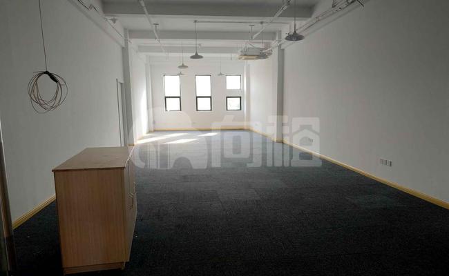 漕河泾德必易园 97m²办公室 4.3元/m²/天 简单装修