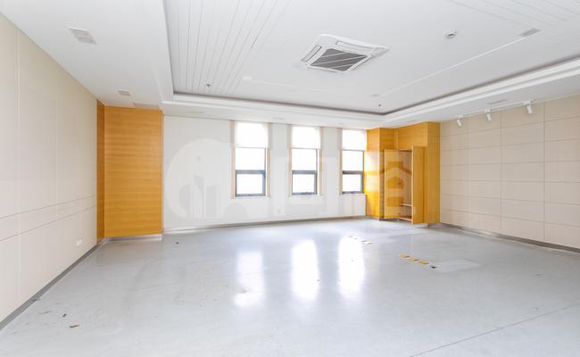 慧高光创园 816m²办公室 1.9元/m²/天 精品装修