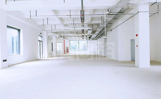 华鑫慧天地 2712m²办公室 4.8元/m²/天 毛坯