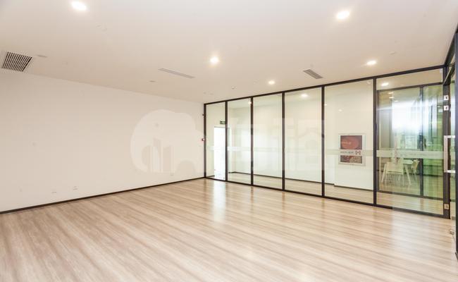 伟创·禾谷科创园 242m²办公室 1.7元/m²/天 简单装修