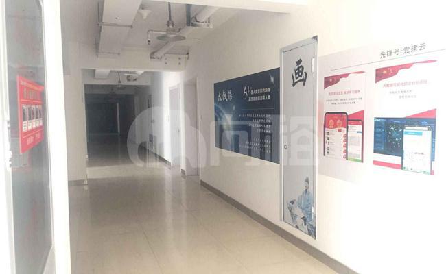 上海金融谷 267m²办公室 1.5元/m²/天 简单装修
