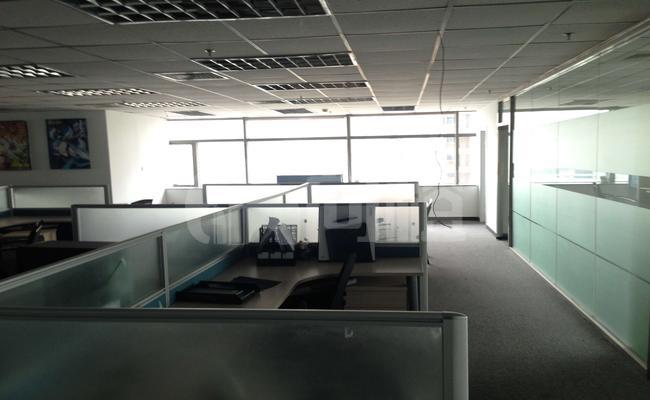 张江润和国际总部园 695m²办公室 4.8元/m²/天 中等装修