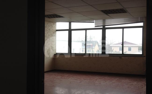 上海电子物联产业园 150m²办公室 1.5元/m²/天 中等装修