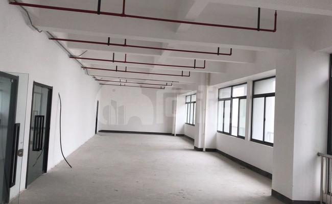 上海国际文化装备产业园 73m²办公室 2.4元/m²/天 毛坯