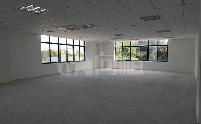 莘智创业基地 312m²办公室 2.9元/m²/天 简单装修