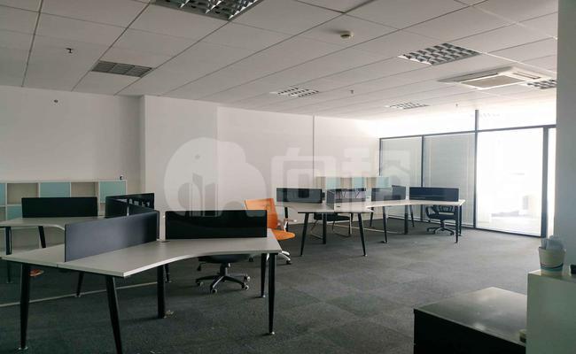 上海爱登堡科技产业园 172m²办公室 2.3元/m²/天 中等装修