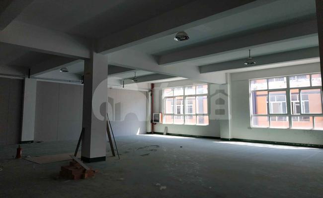 翠立科创中心 110m²办公室 1.1元/m²/天 简单装修