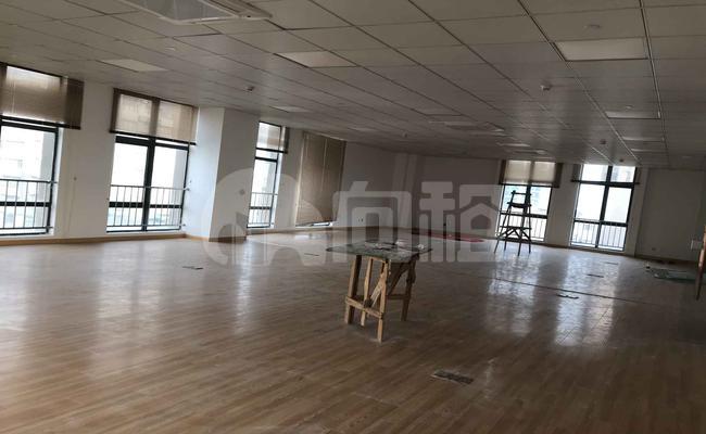 杨灏国际中心 620m²办公室 3.3元/m²/天 中等装修