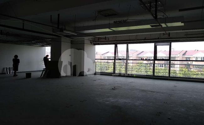 新曹杨科技大厦 135m²办公室 3.3元/m²/天 简单装修