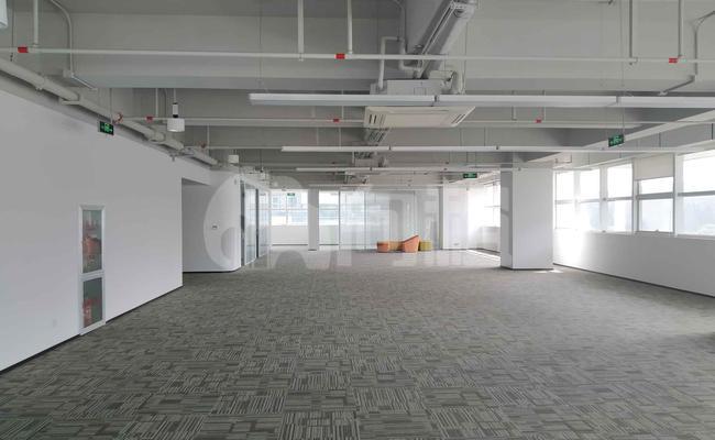 中环协信天地 730m²办公室 3.3元/m²/天 简单装修