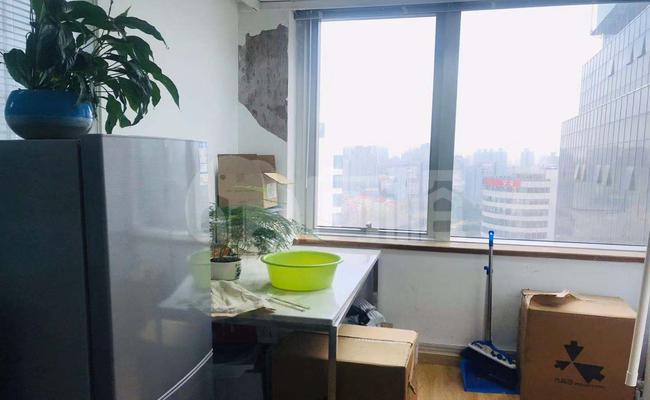上海胜康廖氏大厦写字楼 97m²办公室 4.5元/m²/天 中等装修