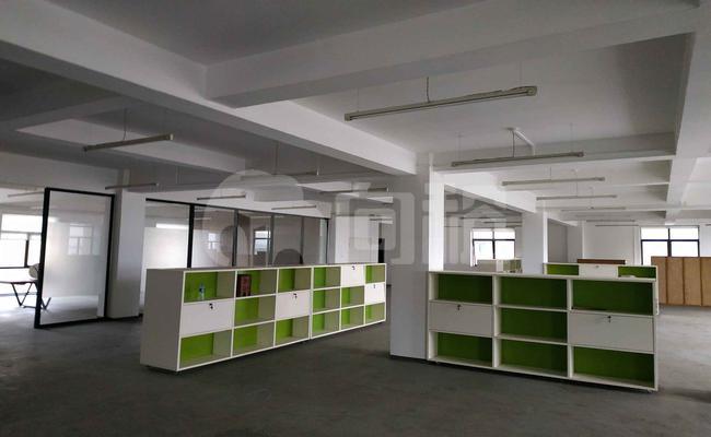 美林创意园 225m²办公室 2.7元/m²/天 简单装修