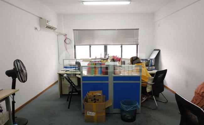 元博商务楼 34m²办公室 3.3元/m²/天 简单装修