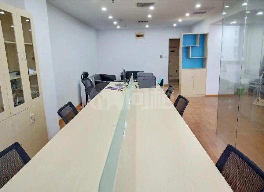 悦达黄浦河滨大厦 150m²办公室 4.6元/m²/天 中等装修