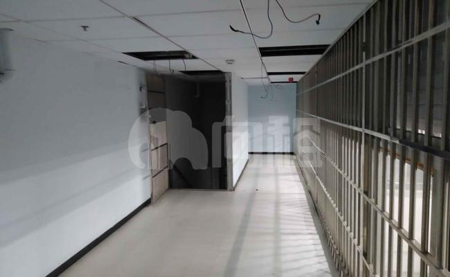 中亚商务中心 80m²办公室 1.8元/m²/天 简单装修
