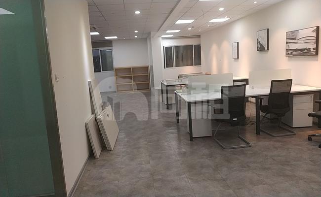 东朔空间 310m²办公室 4元/m²/天 中等装修